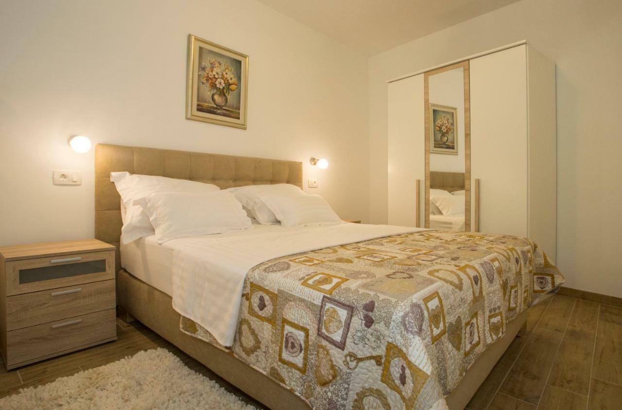 Apartment Lenka- Split Eksteriør billede